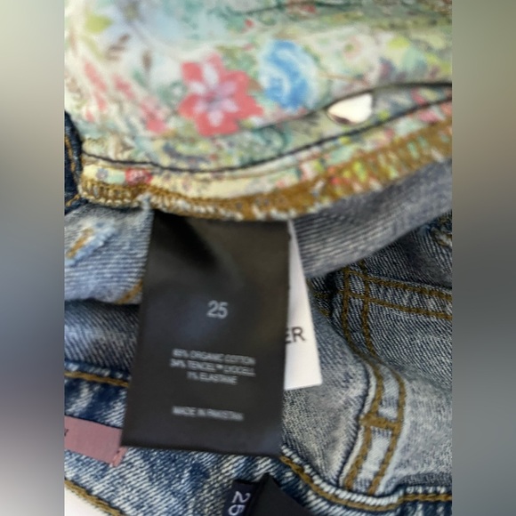 Johnny Was Milan Boot Cut Jeans - Picture 5 of 11